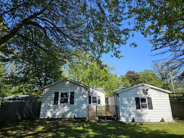3015 Ezekiel Avenue , Zion, IL 60099