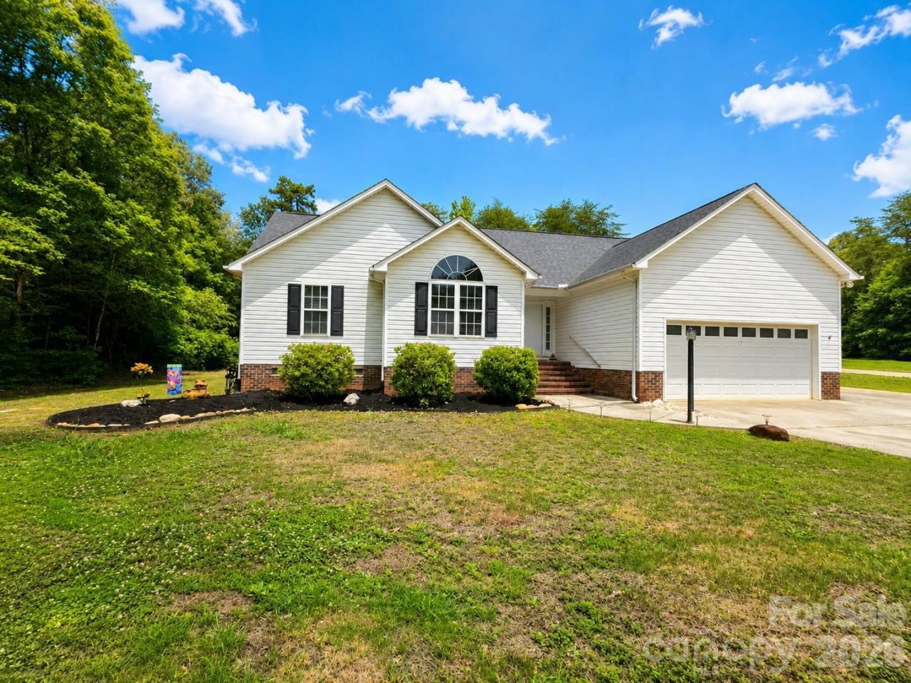 4583 Shawnee Court , Maiden, NC 28650 Main Photo