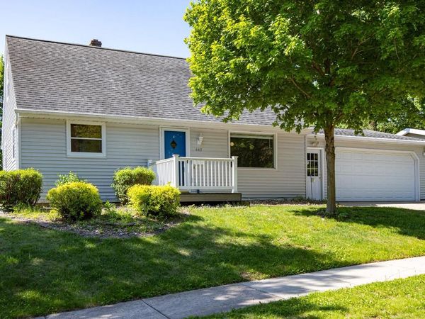 445 GLENVIEW AVENUE, Combined Locks, WI 54113