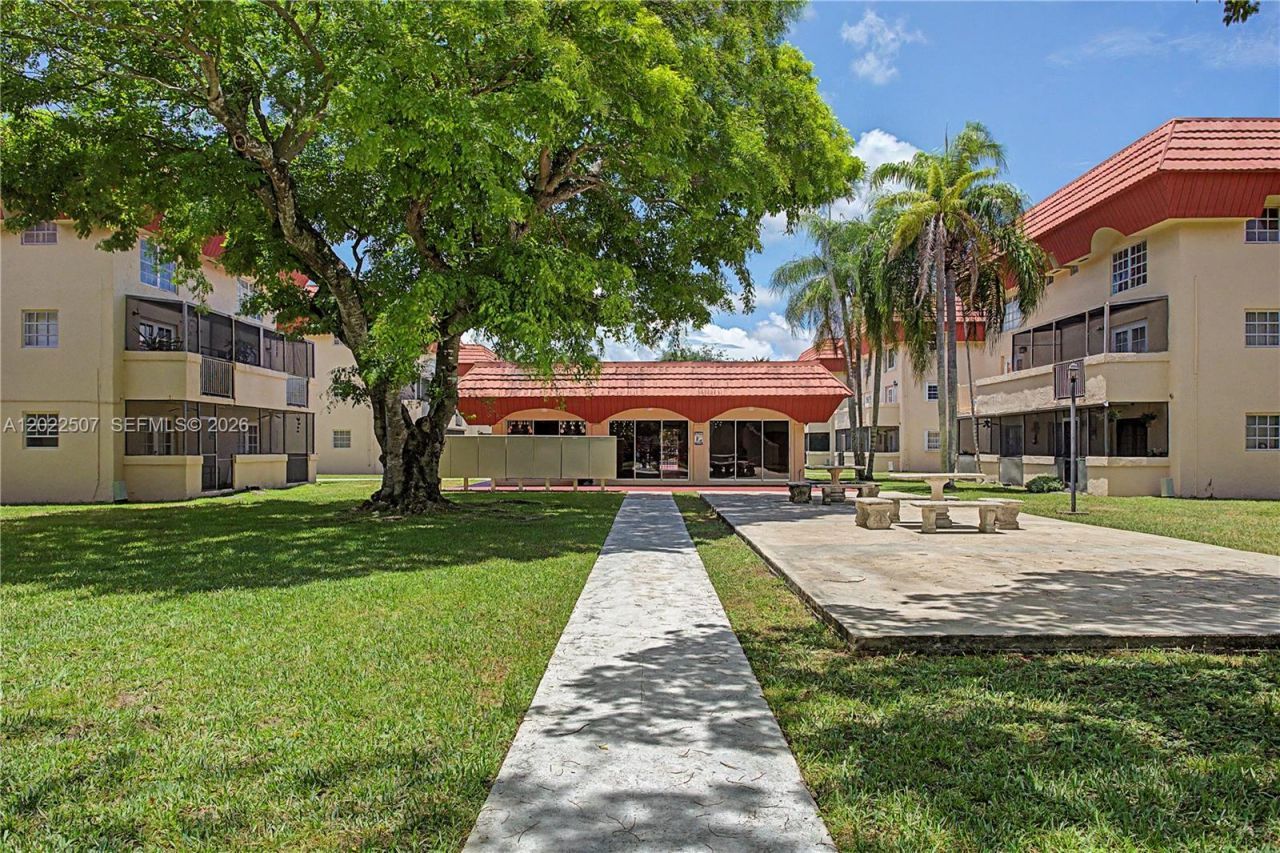10901 N Kendall Dr , Unit 214, Miami, FL 33176 Photo