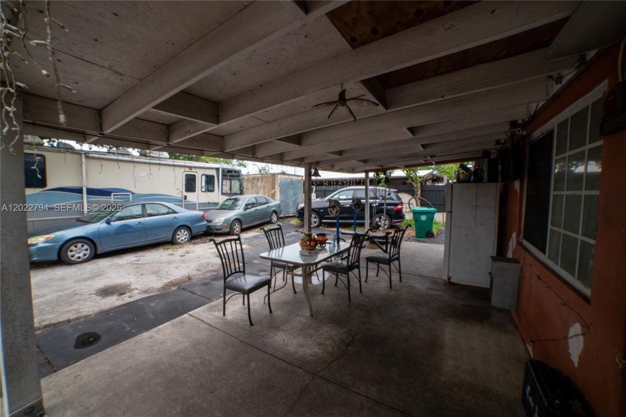 3401 NW 15th St , Miami, FL 33125 Photo