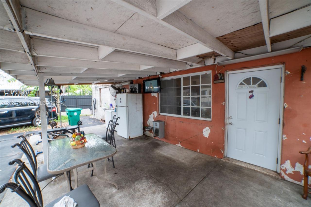 3401 NW 15th St , Miami, FL 33125 Photo