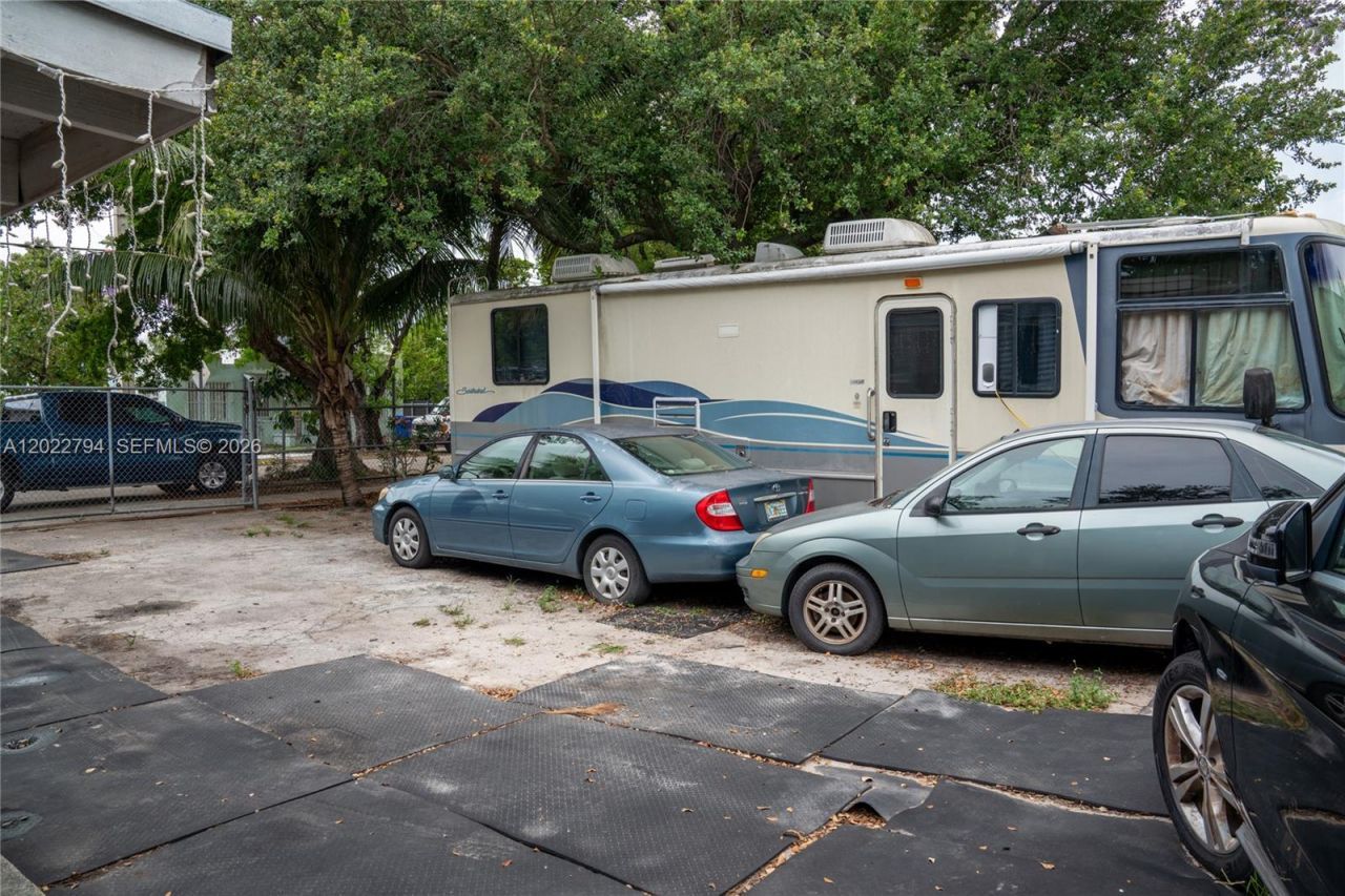 3401 NW 15th St , Miami, FL 33125 Photo