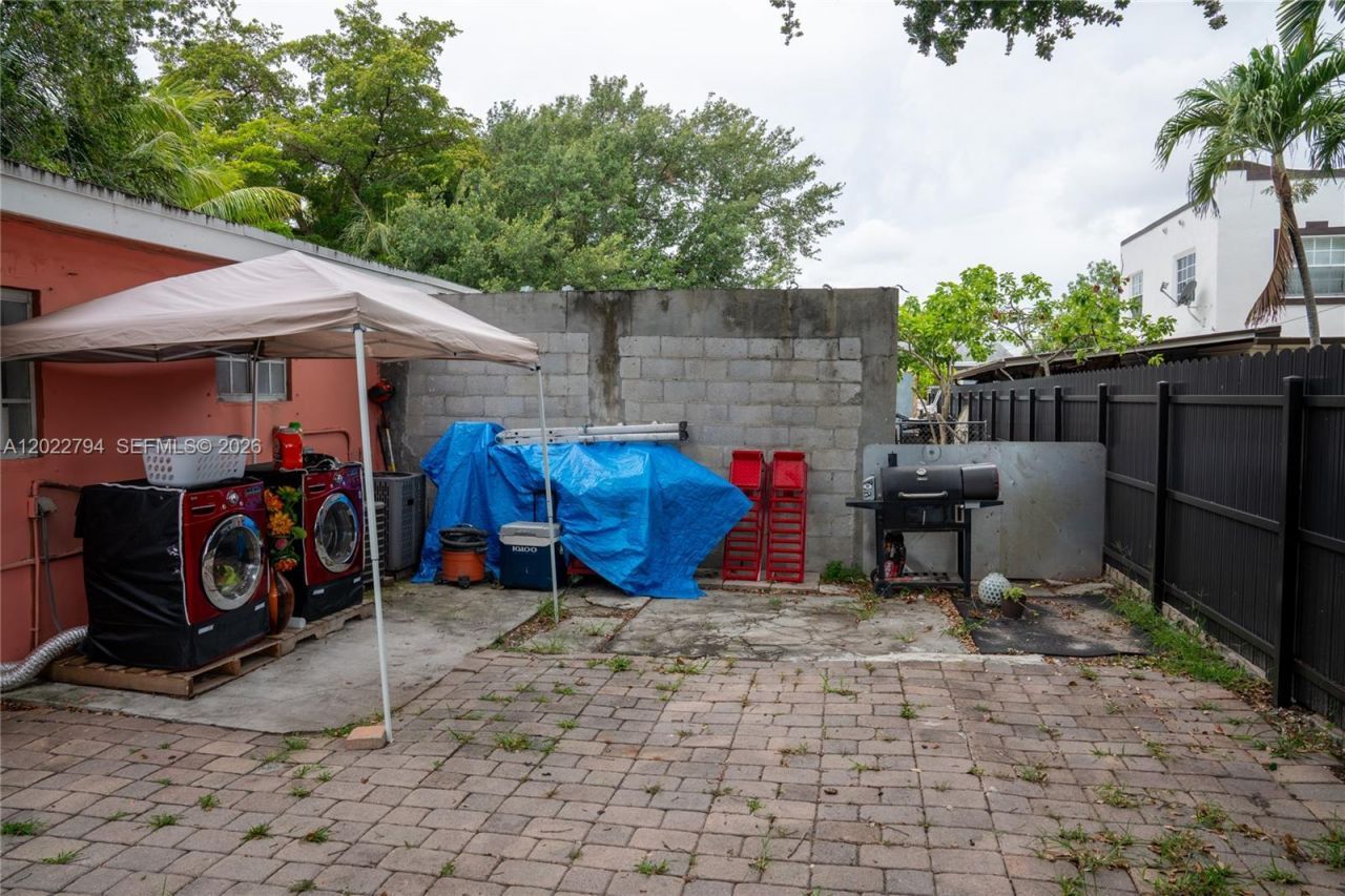 3401 NW 15th St , Miami, FL 33125 Photo