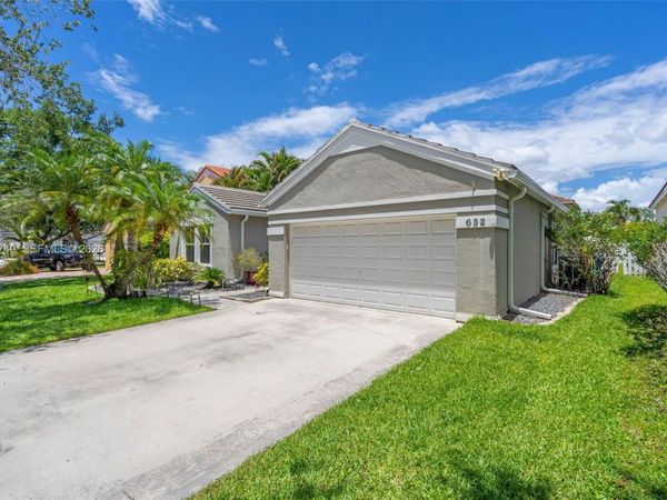 632 Carrington Ln, Weston, FL 33326
