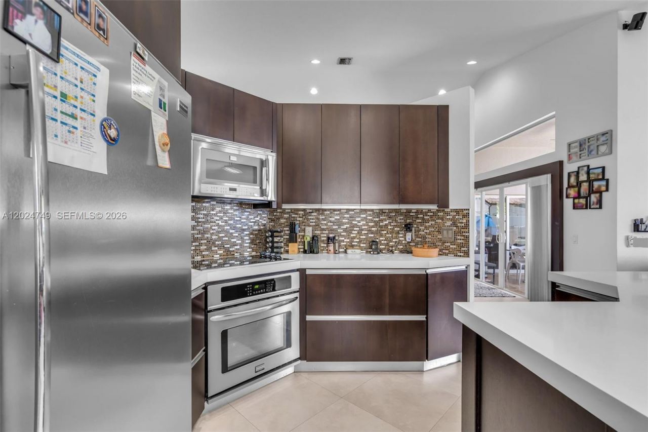 632 Carrington Ln, Weston, FL 33326 Photo