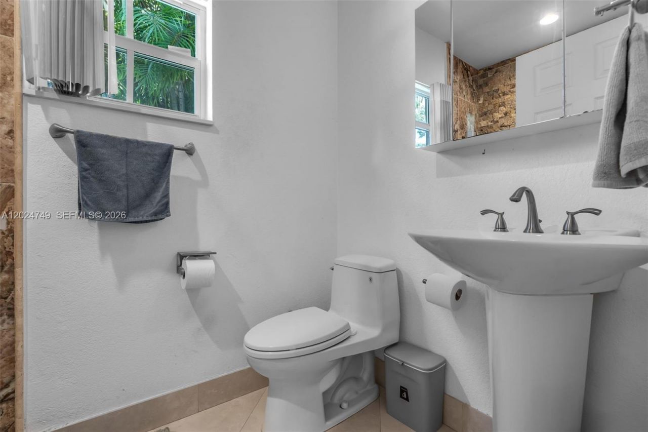 632 Carrington Ln, Weston, FL 33326 Photo