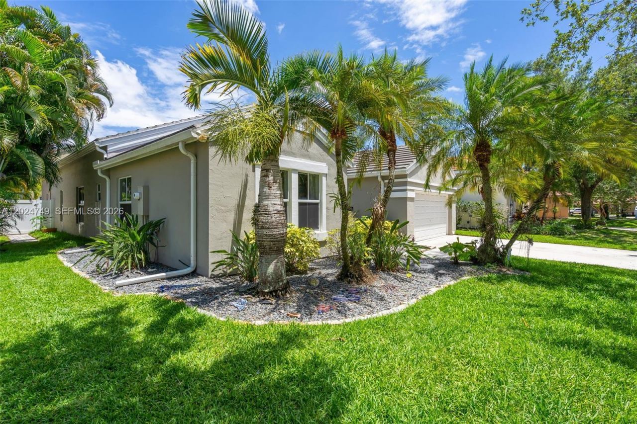 632 Carrington Ln, Weston, FL 33326 Photo