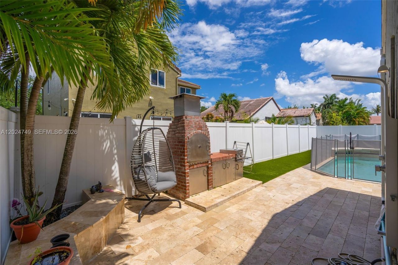 632 Carrington Ln, Weston, FL 33326 Photo