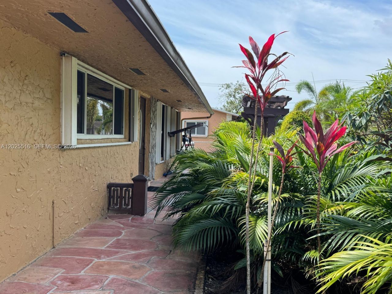5844-5846 Pierce St , Hollywood, FL 33021 Photo