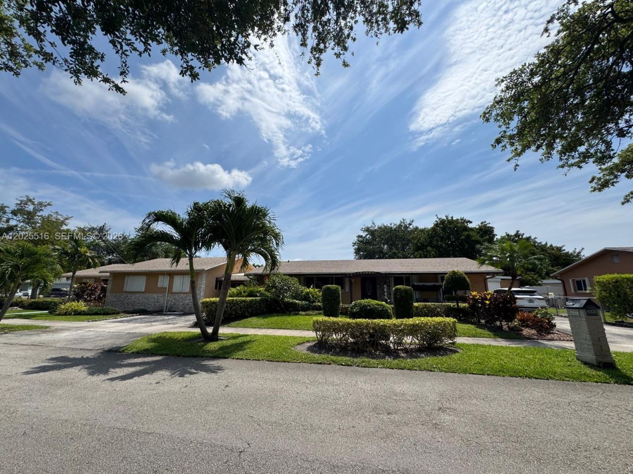 5844-5846 Pierce St , Hollywood, FL 33021 Photo