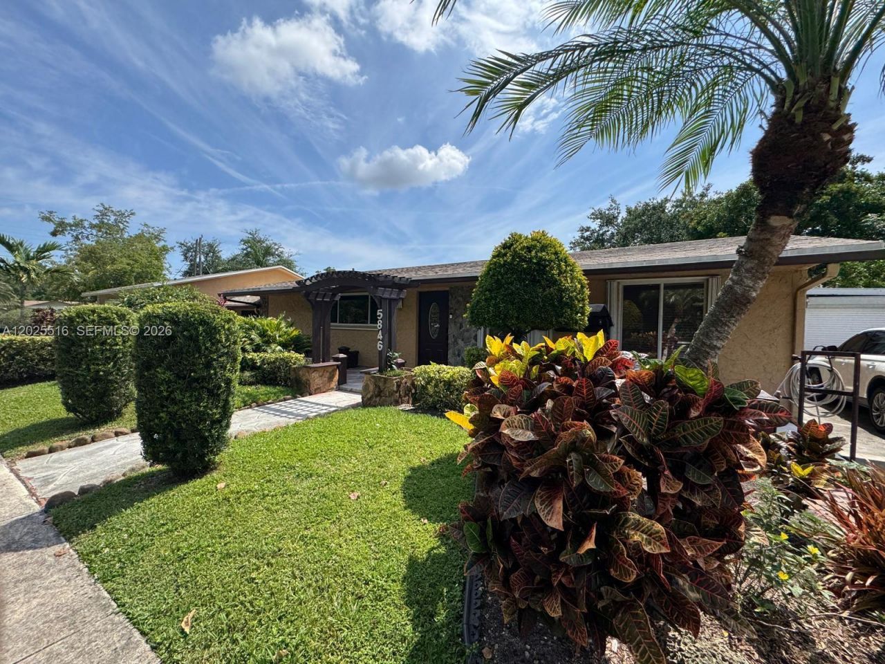 5844-5846 Pierce St , Hollywood, FL 33021 Photo