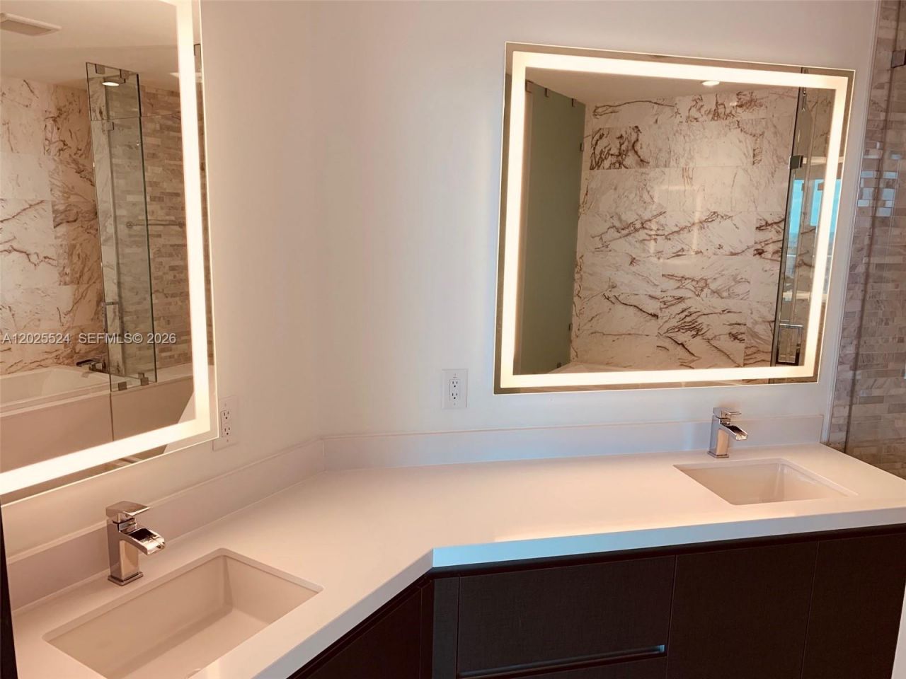 851 NE 1st Ave , Unit 1808, Miami, FL 33132 Photo