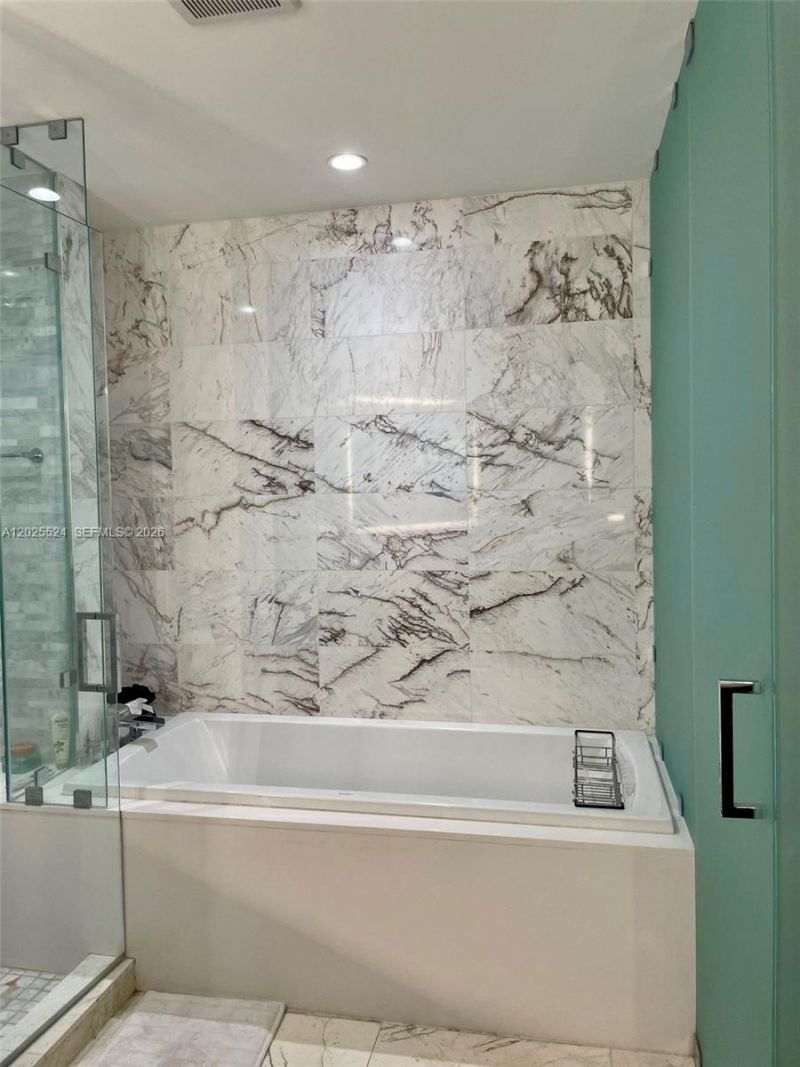 851 NE 1st Ave , Unit 1808, Miami, FL 33132 Photo