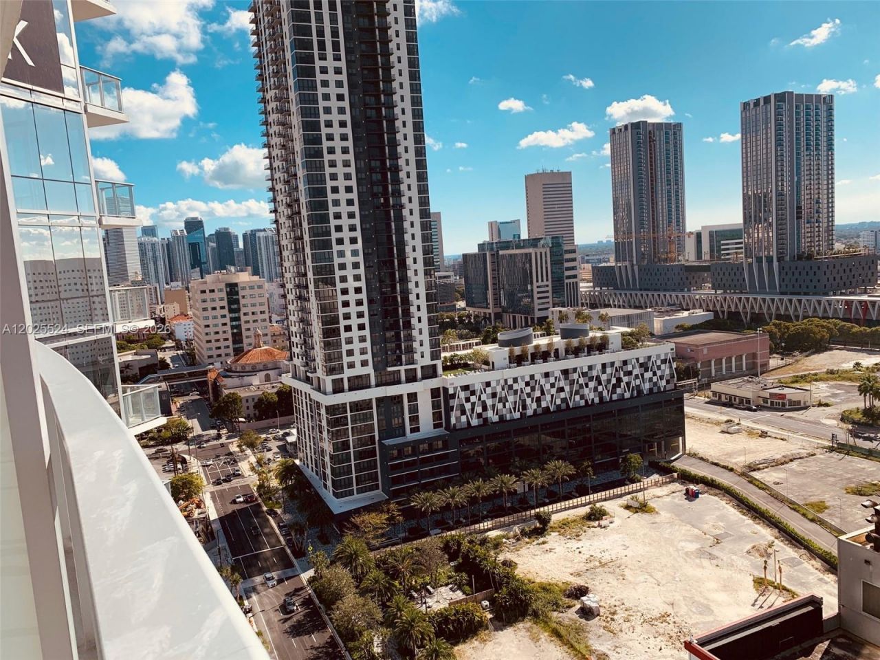 851 NE 1st Ave , Unit 1808, Miami, FL 33132 Photo