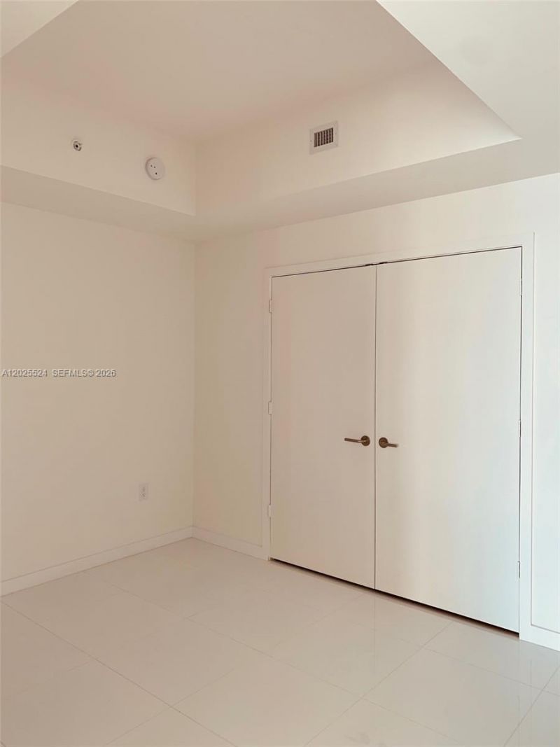 851 NE 1st Ave , Unit 1808, Miami, FL 33132 Photo
