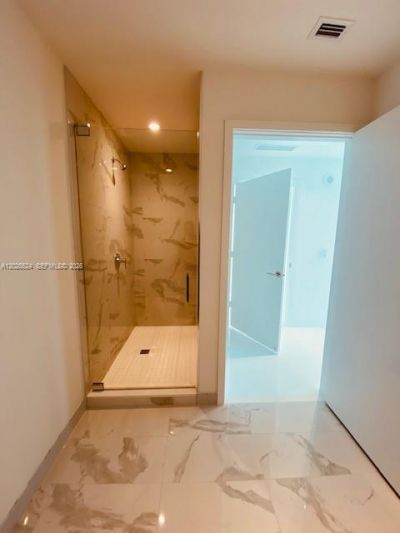 851 NE 1st Ave , Unit 1808, Miami, FL 33132 Photo