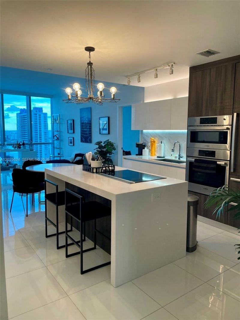 851 NE 1st Ave , Unit 1808, Miami, FL 33132 Photo