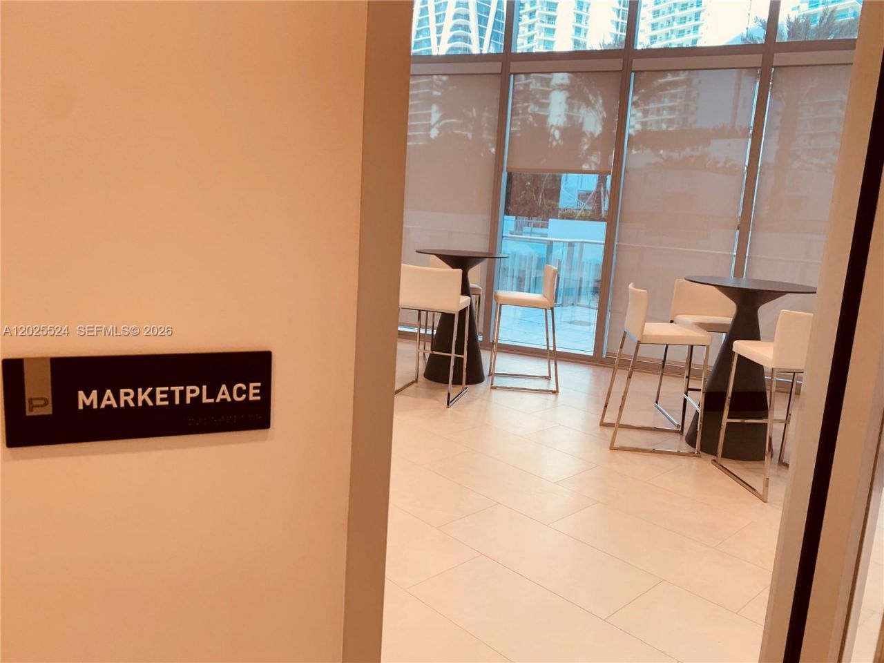 851 NE 1st Ave , Unit 1808, Miami, FL 33132 Photo