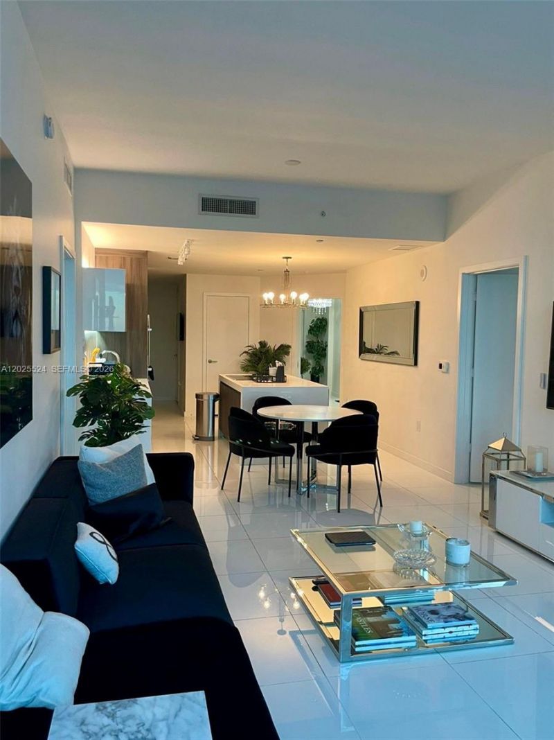 851 NE 1st Ave , Unit 1808, Miami, FL 33132 Photo