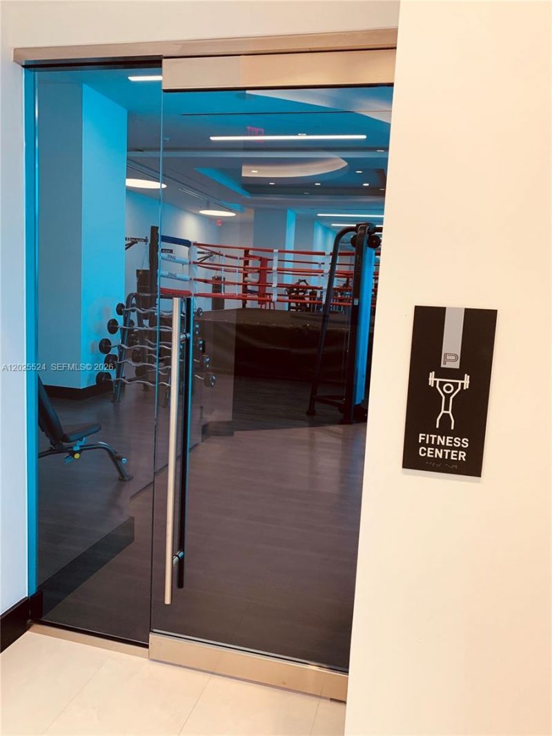 851 NE 1st Ave , Unit 1808, Miami, FL 33132 Photo