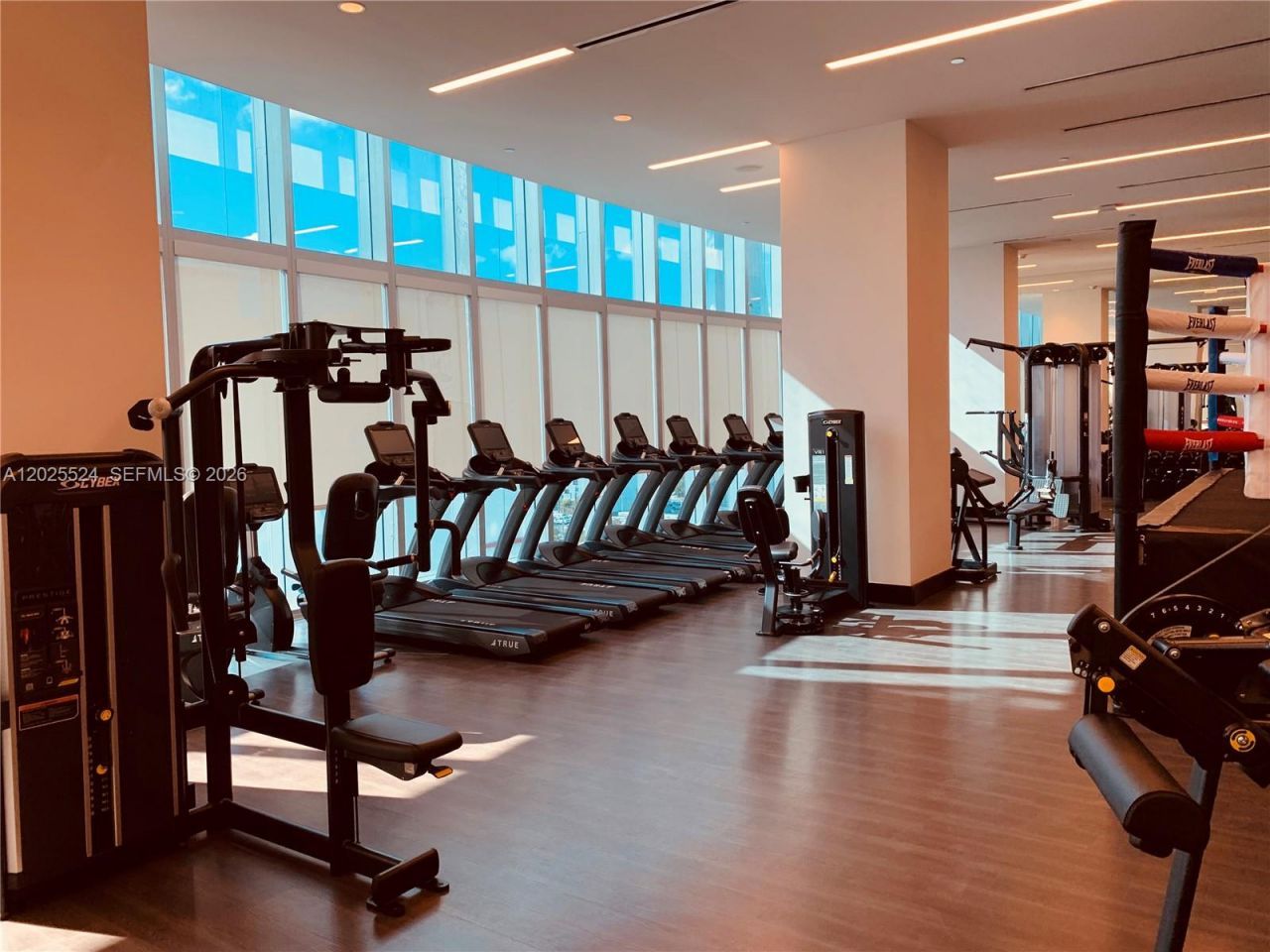 851 NE 1st Ave , Unit 1808, Miami, FL 33132 Photo