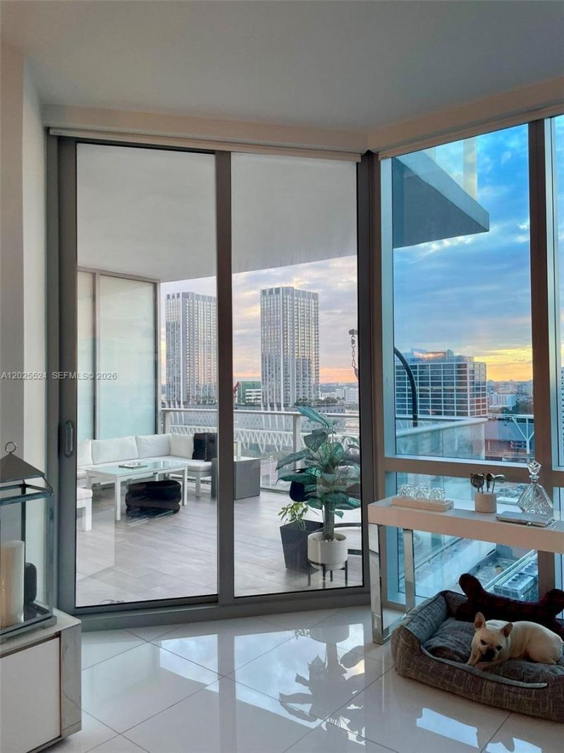 851 NE 1st Ave , Unit 1808, Miami, FL 33132 Photo