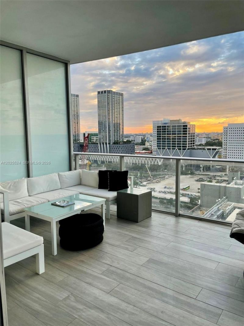 851 NE 1st Ave , Unit 1808, Miami, FL 33132 Photo
