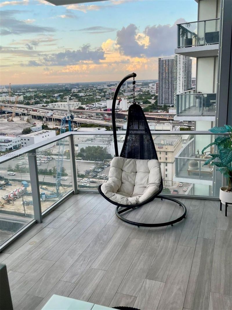 851 NE 1st Ave , Unit 1808, Miami, FL 33132 Photo