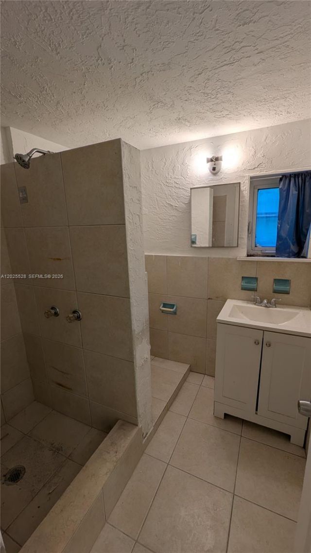 708 NE 4th St, Unit 1, Hallandale Beach, FL 33009 Photo