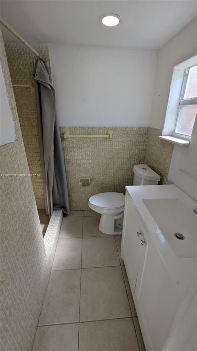 708 NE 4th St, Unit 1, Hallandale Beach, FL 33009 Photo