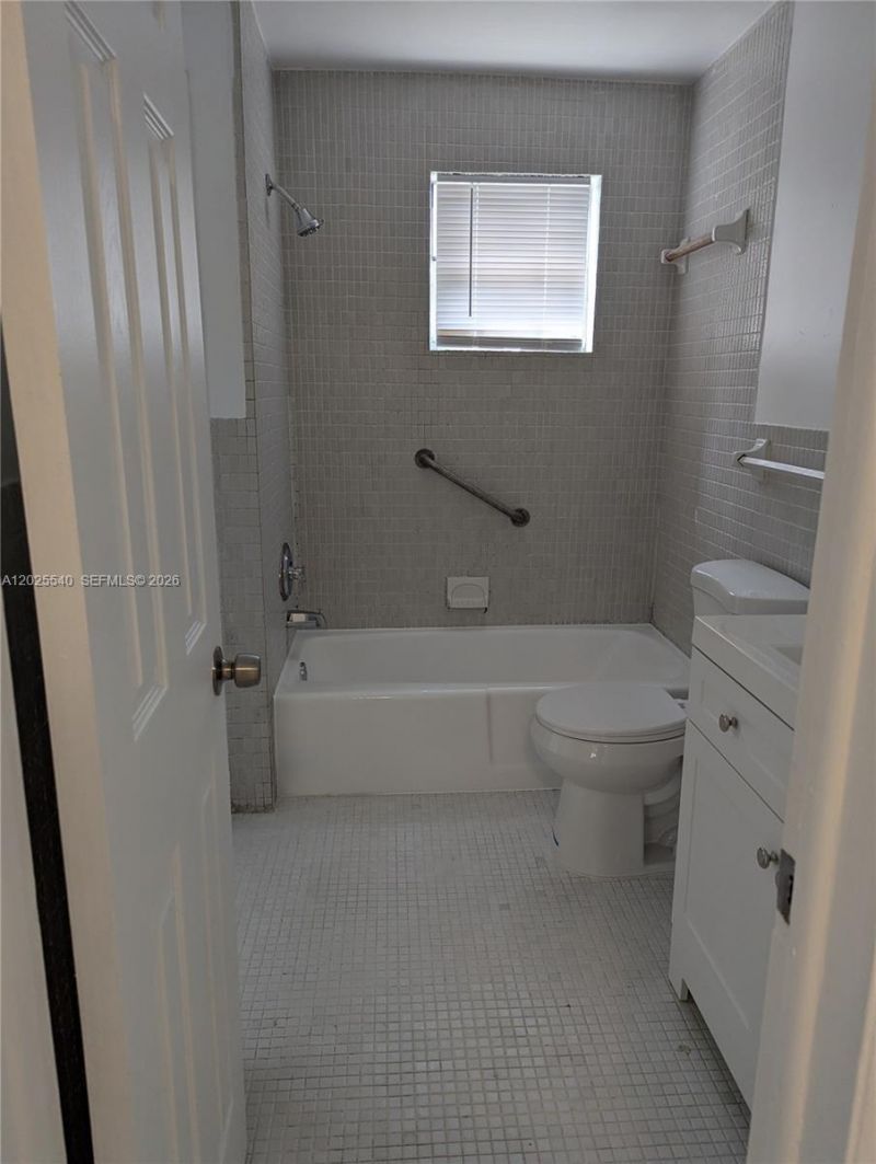 1830 Sheridan St, Unit 101, Hollywood, FL 33020 Photo