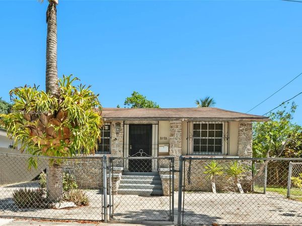 1053 NW 28th St , Miami, FL 33127