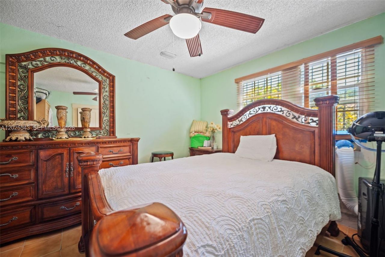 1053 NW 28th St , Miami, FL 33127 Photo