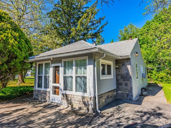 108 Claremont Street , Deer Park, NY 11729