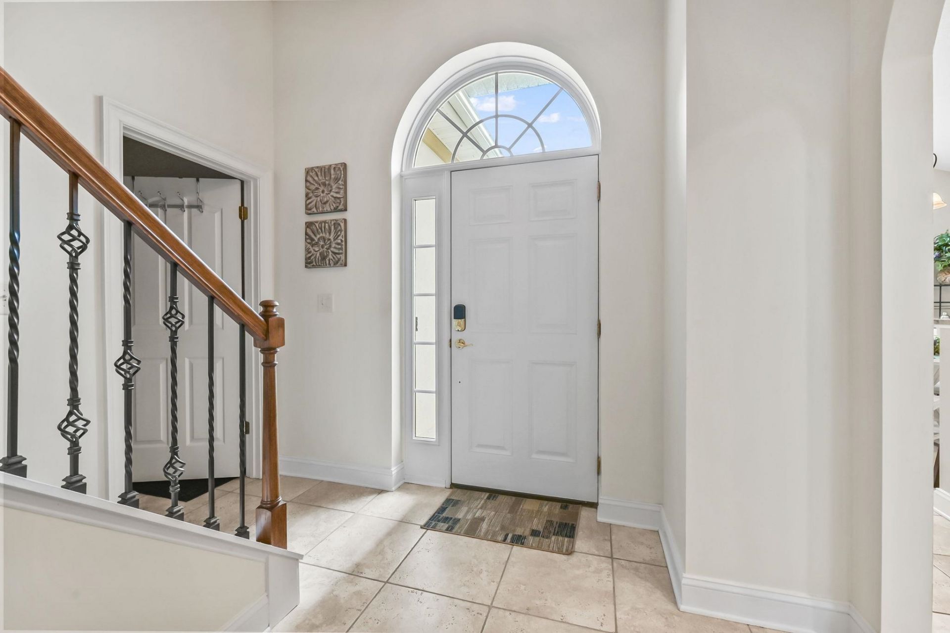 1504 Saint Thomas Circle  Photo 4