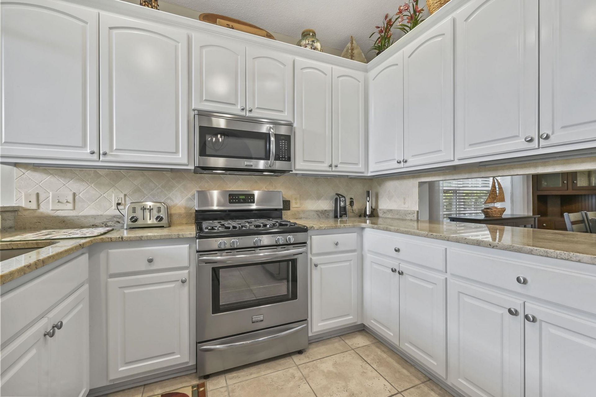 1504 Saint Thomas Circle  Photo 6