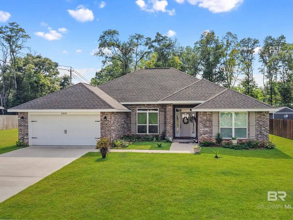 23038 Ridgewood Drive, Robertsdale, AL 36567