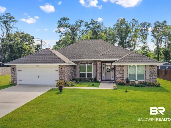 23038 Ridgewood Drive, Robertsdale, AL 36567