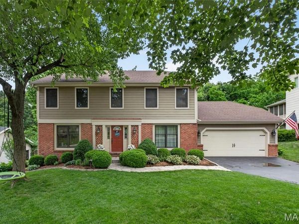 12143 Bent Brook Road, Des Peres, MO 63122
