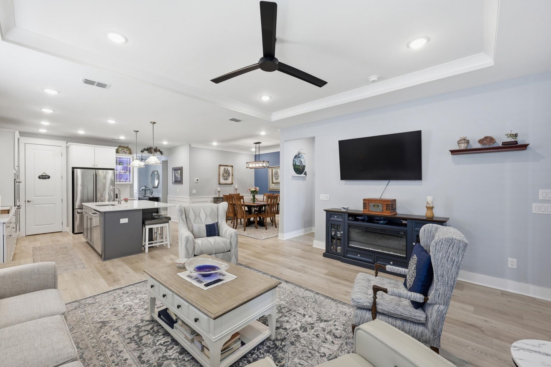 133 Leeward Landing Photo 11