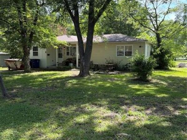1506 S Ashby Avenue, Chanute, KS 66720