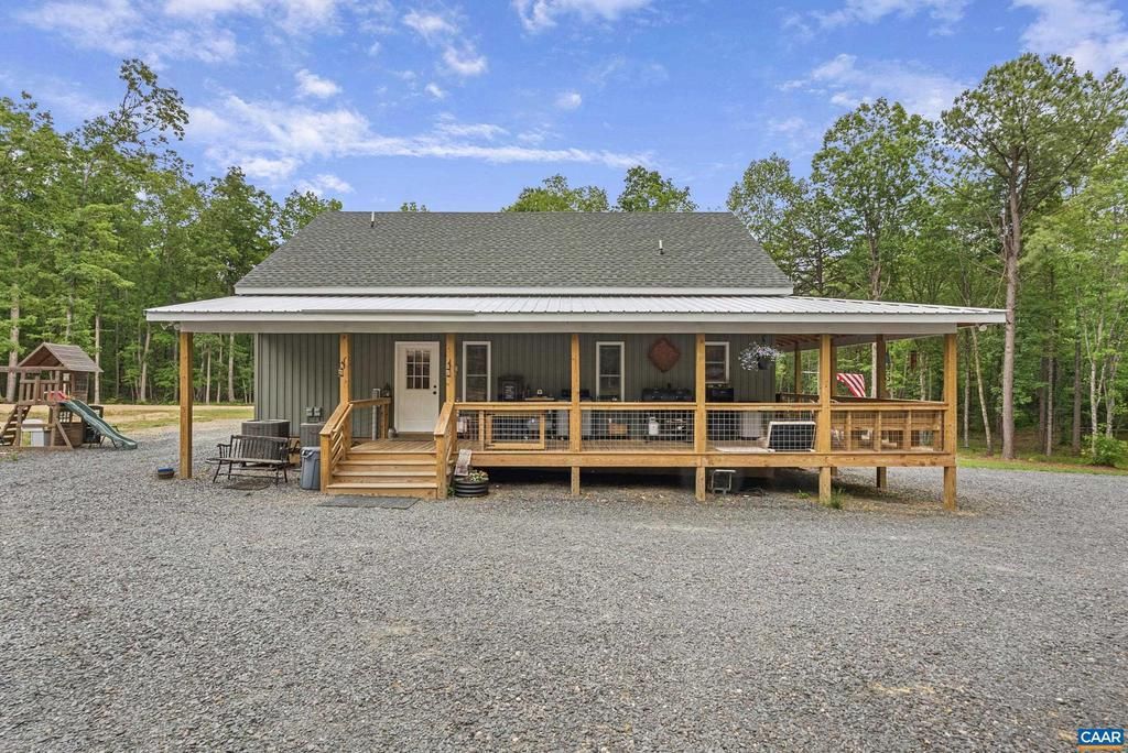 1426 Firehouse Rd, Buckingham, VA 23921 Main Photo