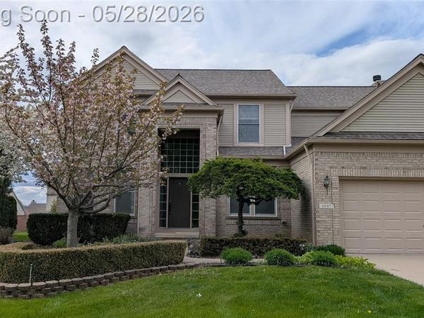 1687 SNOWY OWL Court, Rochester, MI 48307