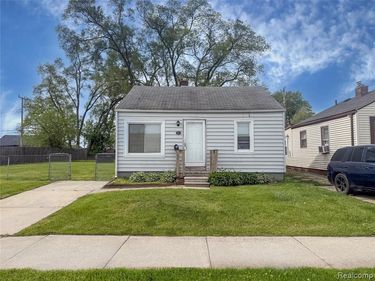 2266 John B Avenue, Warren, MI 48091