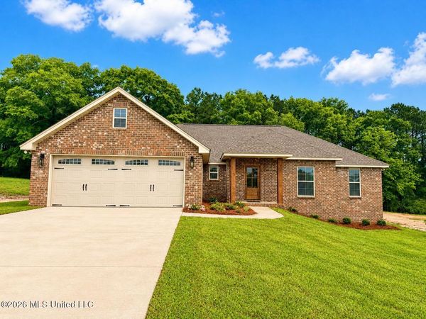 68 Meadow Breeze Road, Sumrall, MS 39482