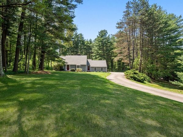 49 Walpole St, Dover, MA 02030