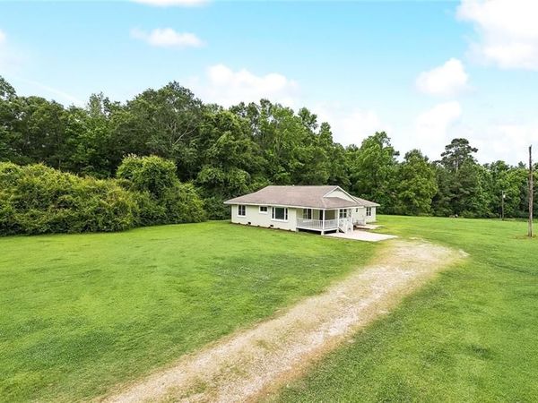59354 BORGNE Avenue , Bogalusa, LA 70427