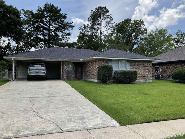 16040 Morel Ave, Saint George, LA 70817