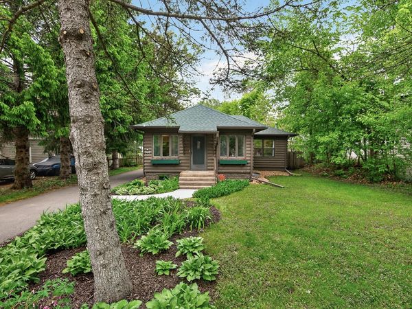 944 Mahtomedi Avenue, Mahtomedi, MN 55115